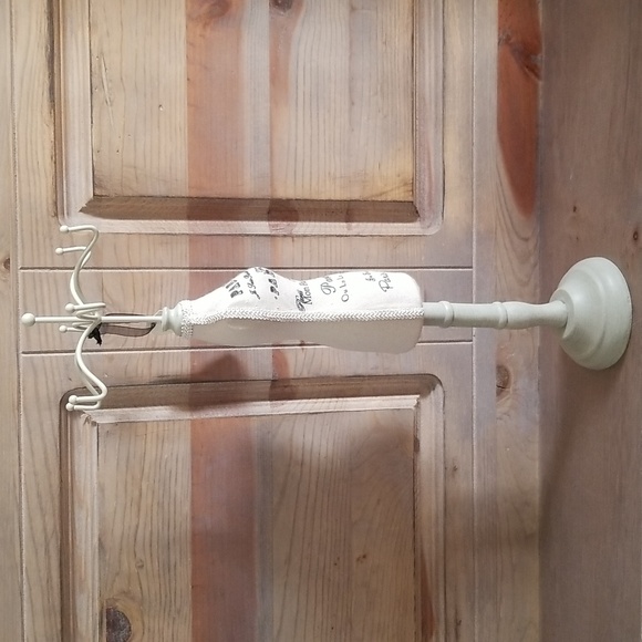 Tre Chic Mannequin Jewelry Holder by Sicura Italian Designs - Picture 9 of 13